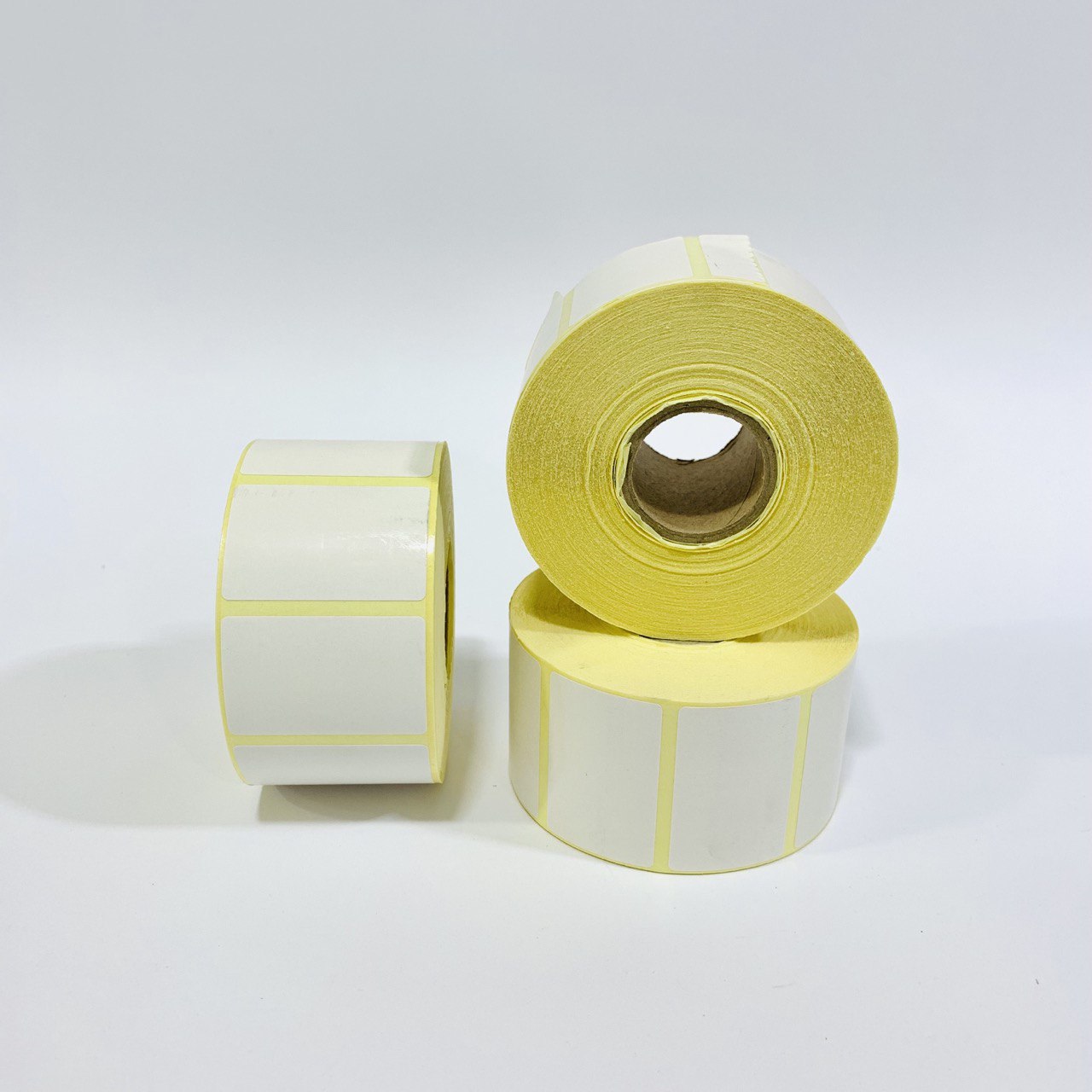 photo_2023-11-27_00-46-33 لصقة باركود رول مقاس 35*25 سم - الصورة 1