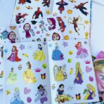 ⁦كراسة تلوين مع طوابع شخصيات 10-60 مقاس A4⁩ - الصورة ⁦4⁩