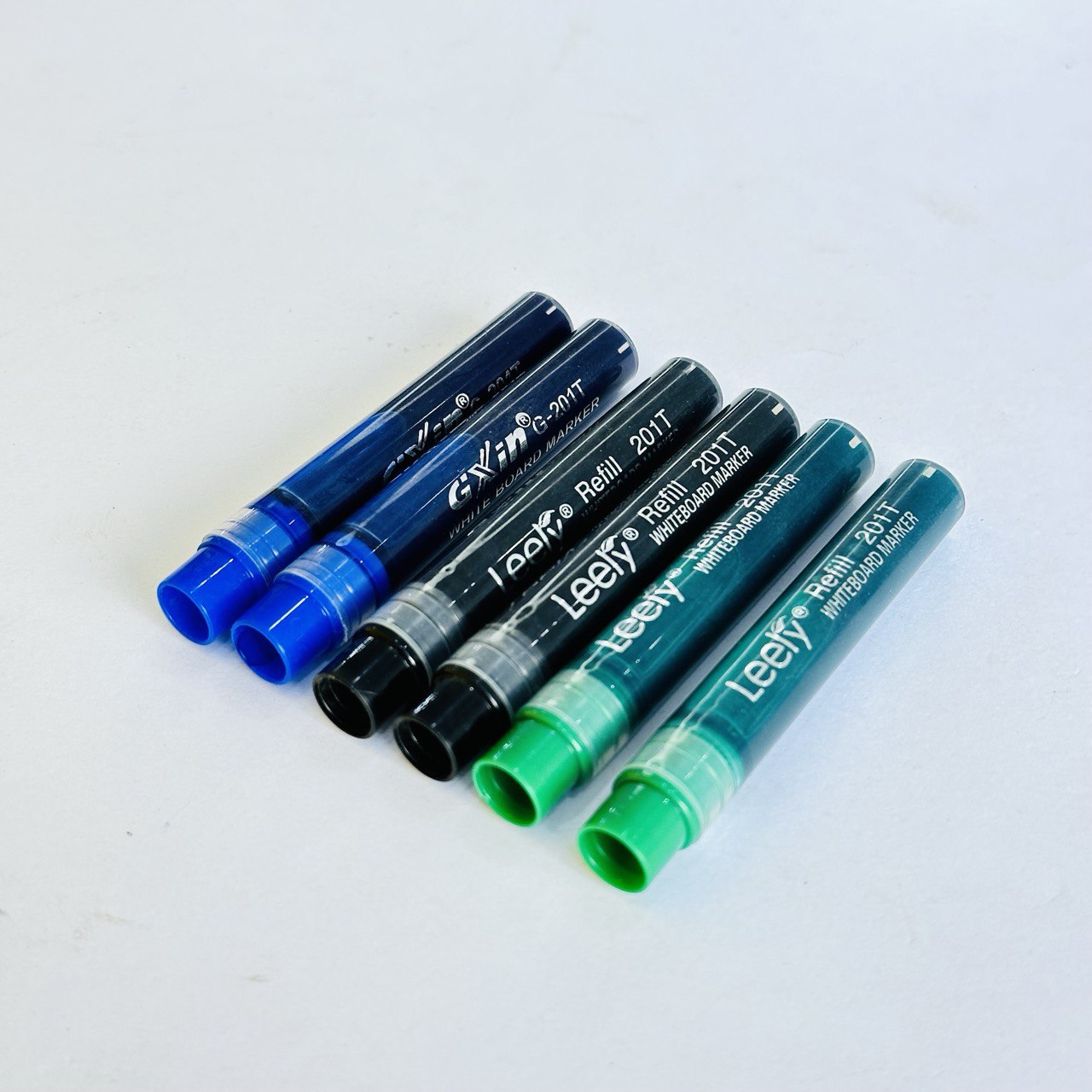 photo_1_2024-01-13_17-30-52 عبوة خطاط سبورة رقيقه طويلة Leely - الصورة 1