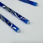 ⁦قلم حبر أزرق مع محاية - بيرو محاية⁩ - الصورة ⁦2⁩