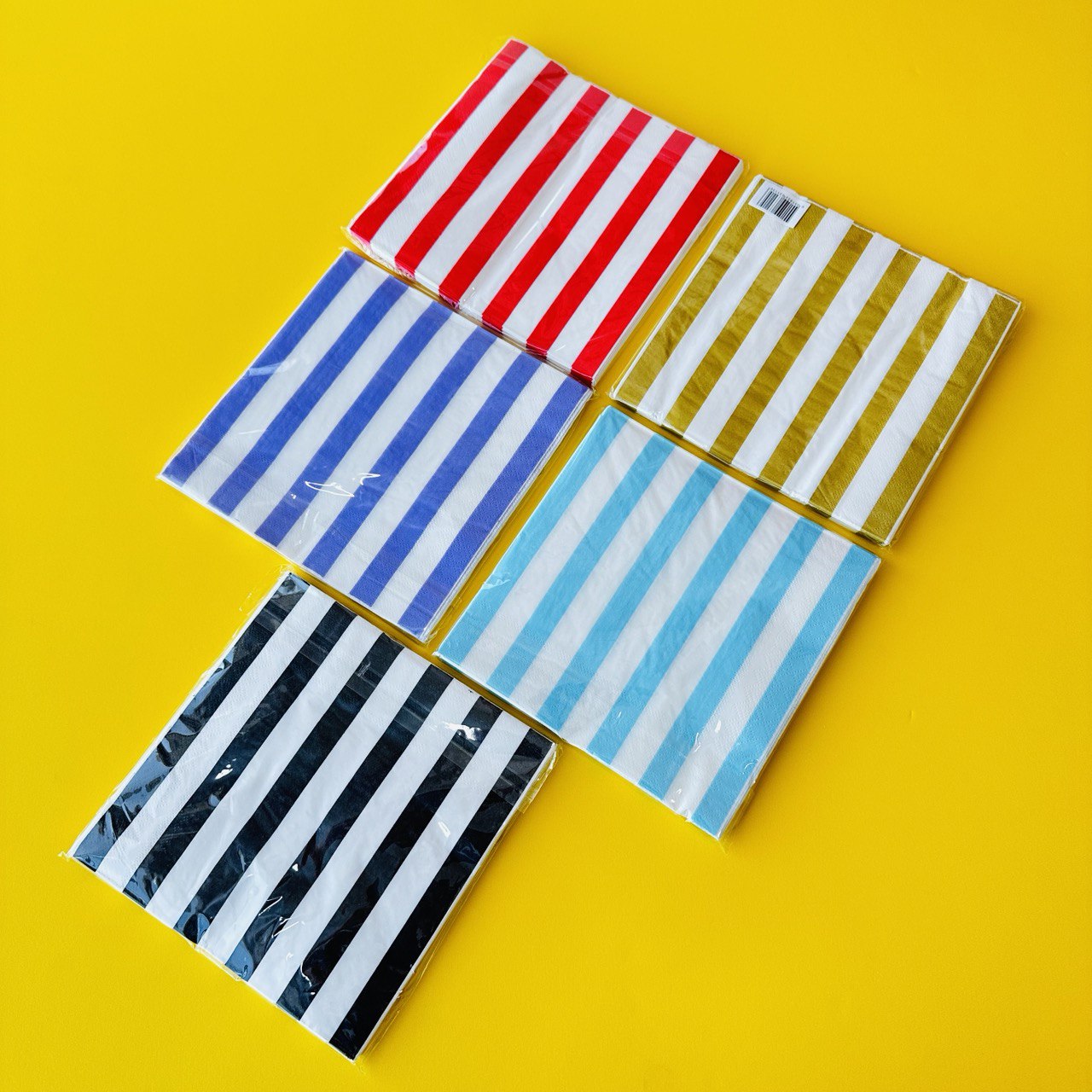 photo_1_2024-02-18_09-48-29 مناديل مناسبة لون مخطط عبوة 20 منديل - الصورة 1