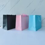 ⁦كيس هدايا كرتون مقوى للمناسبات مولود + تخرج⁩ - الصورة ⁦4⁩