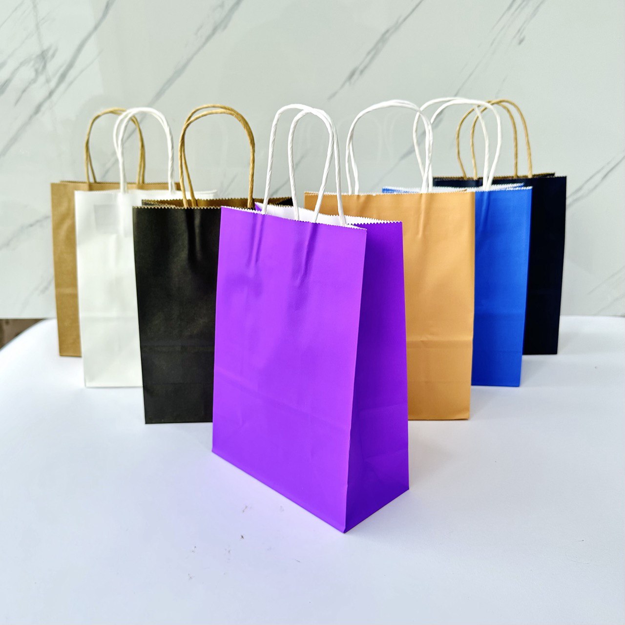 photo_4_2024-02-21_23-20-19 كيس هدايا ورقي للمناسبات والتوزيعات مقاس 21*15 سم - الصورة 1