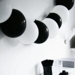 بالونات مناسبة أبيض & أسود كيس 10 بالون