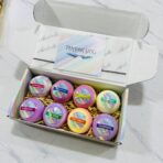 ⁦كرات الاستحمام الفوارة لترطيب البشرة علبة 8 قطع⁩ - الصورة ⁦4⁩