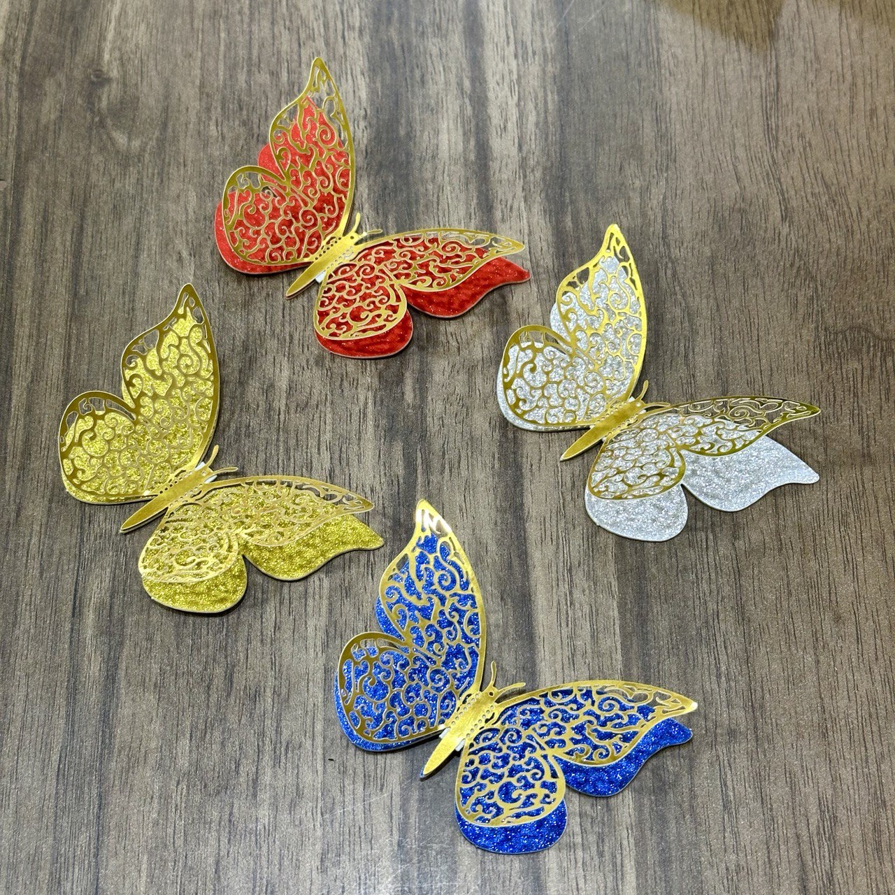 photo_3_2024-03-15_19-08-23 فراشات ذهبية ديكور حائط زينة وأعمال فنية وهدايا لاصقة - الصورة 1