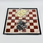 ⁦شطرنج كلاسيكي بلاستيك للتسلية والتعليم مقاس 33*33 سم⁩ - الصورة ⁦2⁩