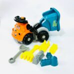 ⁦شاحنة قلابة مع العاب بحر وقوالب رمل للشاطئ والمرح هدية مثالية لطفلك⁩ - الصورة ⁦3⁩