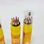 ⁦الوان حكة مع براية 12 لون مناسبة للأطفال في المدرسة فنون⁩ - الصورة ⁦2⁩