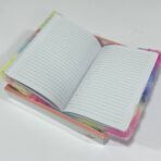 ⁦هدية مذكرة فرو رموش مع قلم في علبة كيوت، مقاس 21*15 سم⁩ - الصورة ⁦2⁩