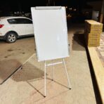 ⁦سبورة ستاند واقفة مع حاملة ورق ارتفاع متحرك مقاس 60*90 سم⁩ - الصورة ⁦2⁩