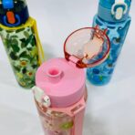 ⁦ترمس ماء بلاستيك شراب رسومات زاهية عبوة 700مل⁩ - الصورة ⁦2⁩