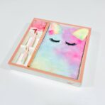 هدية مذكرة فرو رموش مع قلم في علبة كيوت، مقاس 21*15 سم