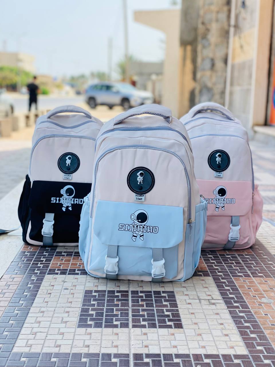 photo_2_2024-09-03_12-17-10 حقيبة بنات مدرسية رجل فضاء مناسبة للإعدادي والثانوي - الصورة 1