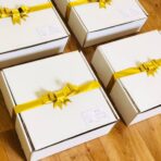 ⁦بوكس كارتون أبيض للهدايا وأصحاب المشاريع الصغرى⁩ - الصورة ⁦2⁩