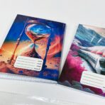 ⁦غلاف كراسات شفاف عبوه 8 قطع⁩ - الصورة ⁦2⁩