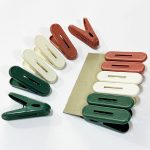 مجموعة مساكات ملابس بلاستيك الوان جميلة 12 مساكة