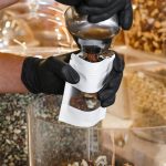 أظرف حفظ المكسرات والقهوة وتوزيعات المناسبات لون ابيض عبوة 50 ظرف