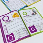 ⁦كراسة تعليم كتابة الحروف والكلمات الانجليزية كابيتال و سمول ب 2 مستويات⁩ - الصورة ⁦4⁩