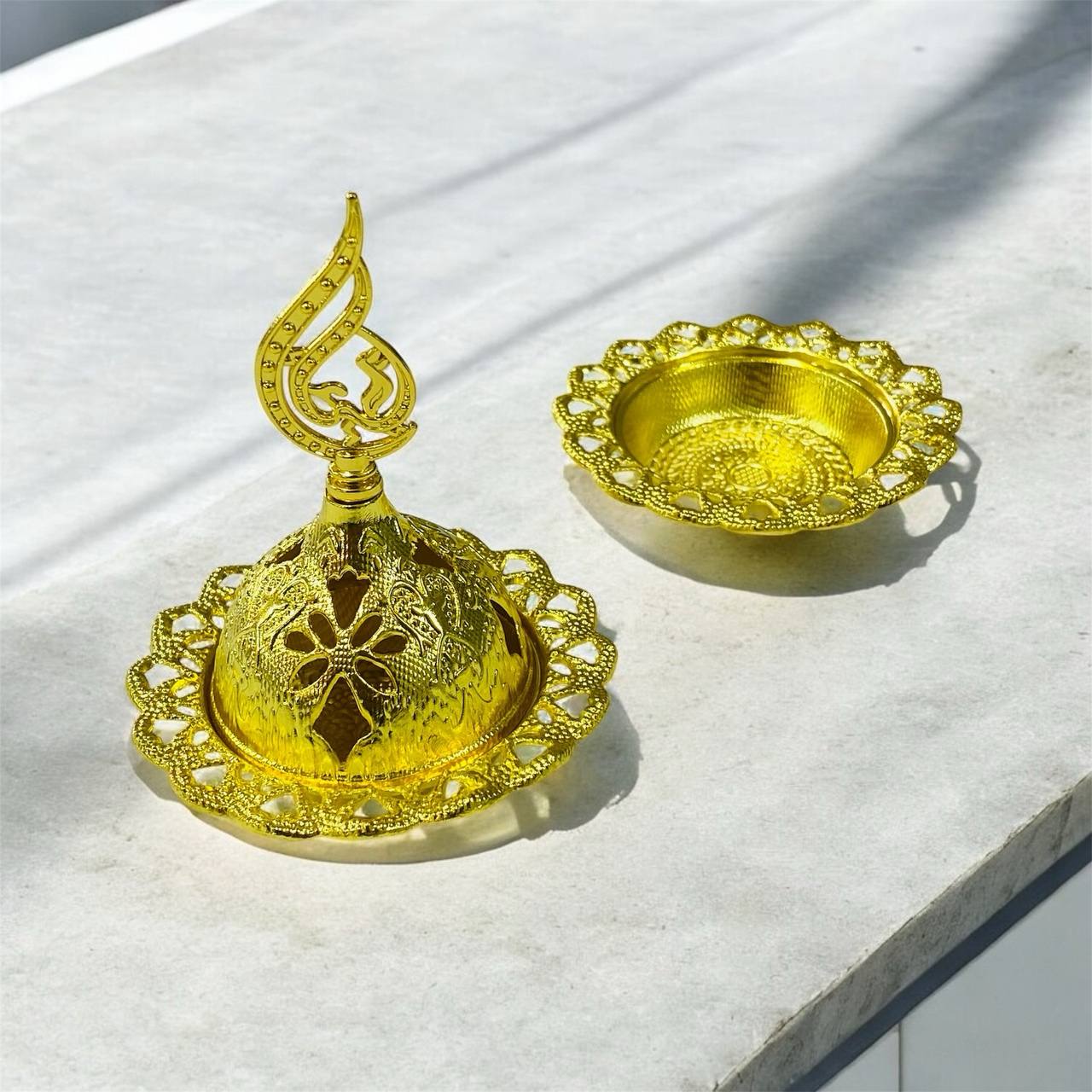 photo_10_2024-12-04_16-37-49 قاعدة بخارة ذهبية فاخرة حديد مع غطاء قطر 7 سم - الصورة 1