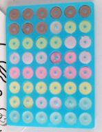 ⁦قالب سيلكون دونات صغيرة مكون من 48 حبة تجويف لعمل الشموع والفواحات العطرية وصابون WFHM77⁩ - الصورة ⁦3⁩