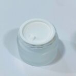 ⁦عبوة زجاجية فاخرة معتمة للكريمات عبوة 30 & 50 مل مع غطاء حماية ومغطة ذهبية⁩ - الصورة ⁦5⁩