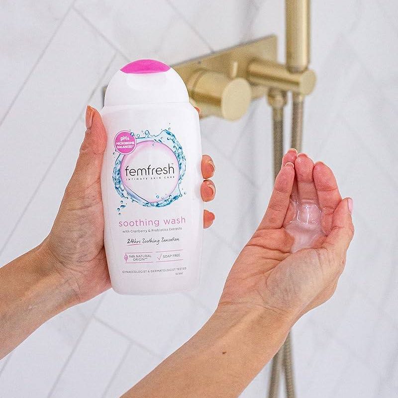 photo_1_2025-01-05_22-48-32 غسول ملطف للعناية الفائقة بالمناطق الحساسة للنساء من فيم فريش - 250 مل - الصورة 1