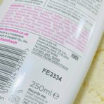 ⁦غسول ملطف للعناية الفائقة بالمناطق الحساسة للنساء من فيم فريش - 250 مل⁩ - الصورة ⁦3⁩