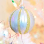 ⁦علبة جليتر للأعمال اليدوية وتزيين الجبس والديكور لون - ذهبي - فضي - موف⁩ - الصورة ⁦2⁩