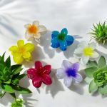 مساكة شعر شكل وردة الوان زاهية يمكن استعمالها للذيل والكعكة ترند 2025