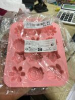 ⁦قالب سيلكون تصاميم ازهار لصنع الحلوى وتوزيعات الشكلاطة والكراميلMA93⁩ - الصورة ⁦6⁩