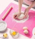 مفرش سيليكون لفرد العجين و الخبز والـ بيتزا مدرج بالسانتي مقاس 45×50