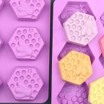 قالب سيلكون تصميم عسل ونحل 6 فراغات لصنع مكعبات الصابون MA93