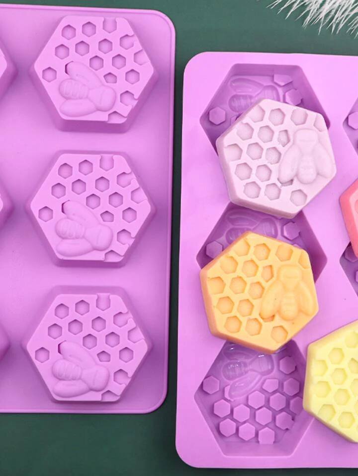 photo_3_2025-02-10_16-35-49 قالب سيلكون تصميم عسل ونحل 6 فراغات لصنع مكعبات الصابون MA93 - الصورة 1