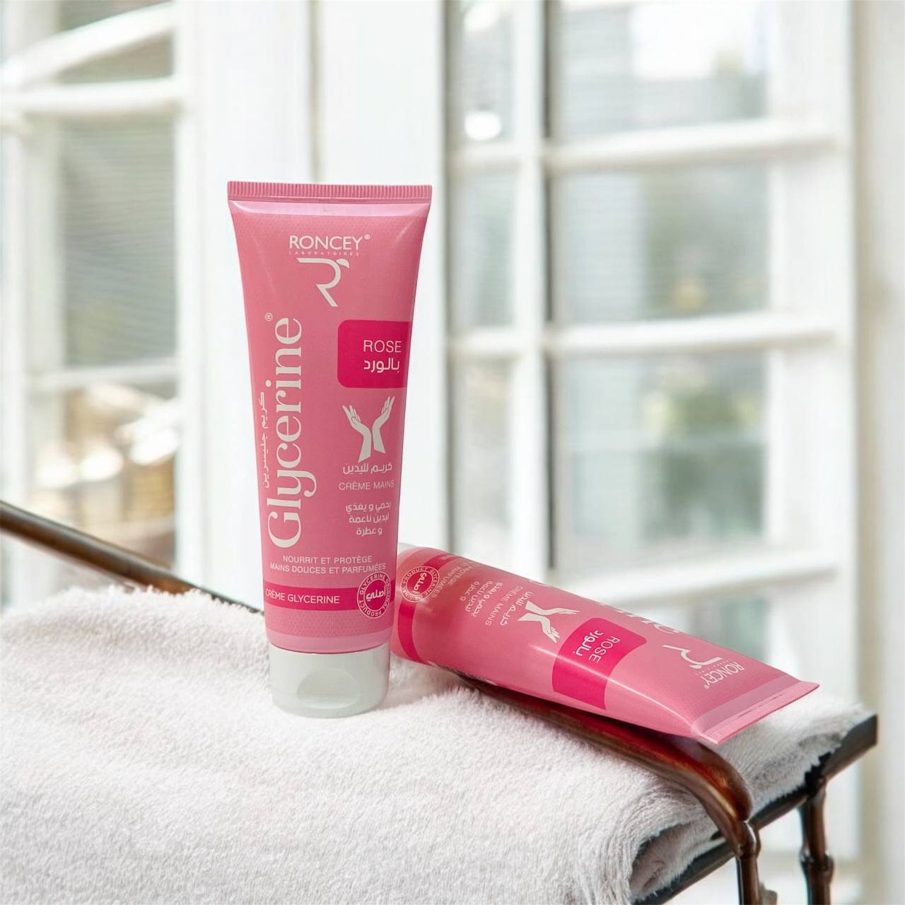 photo_4_2025-02-02_15-14-38 كريم جليسرين لليدين بالورد من RONCEY ليدين ناعمة وعطرة - 125 مل - الصورة 1