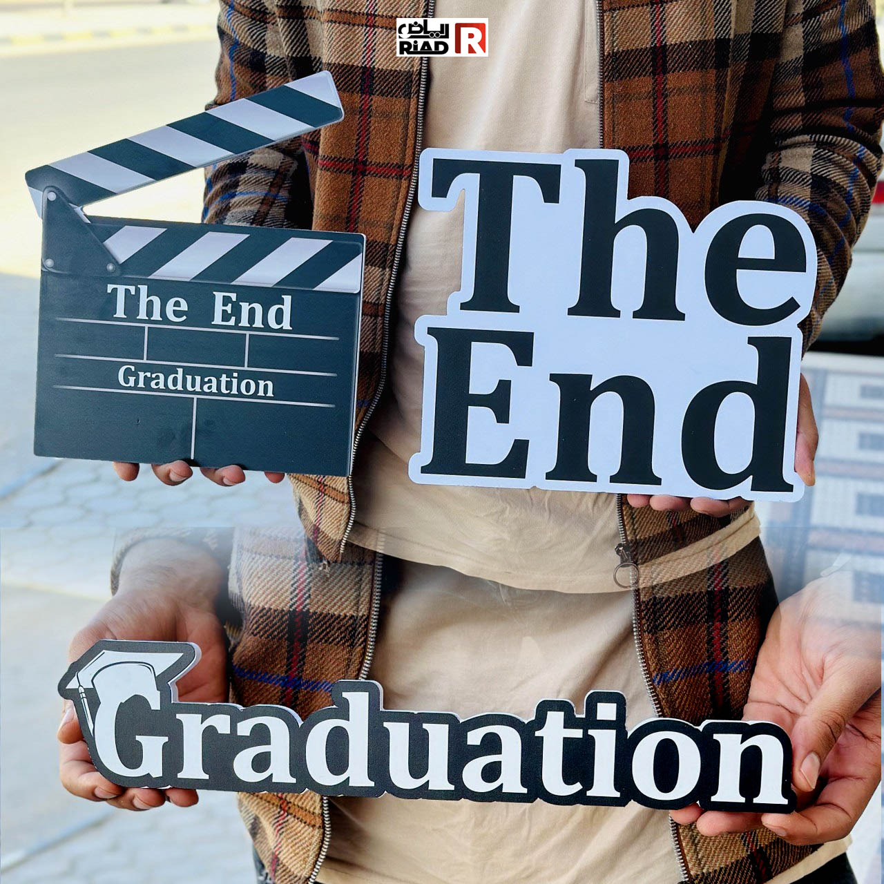 جديد لوحة جلسات تصوير مشاريع التخرج بعبارات مختلفة - الصورة 1