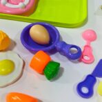 ⁦طقم لعبة مطبخ تقطيع فواكه وخضروات وغاز للأطفال ، بيض وصحن⁩ - الصورة ⁦9⁩