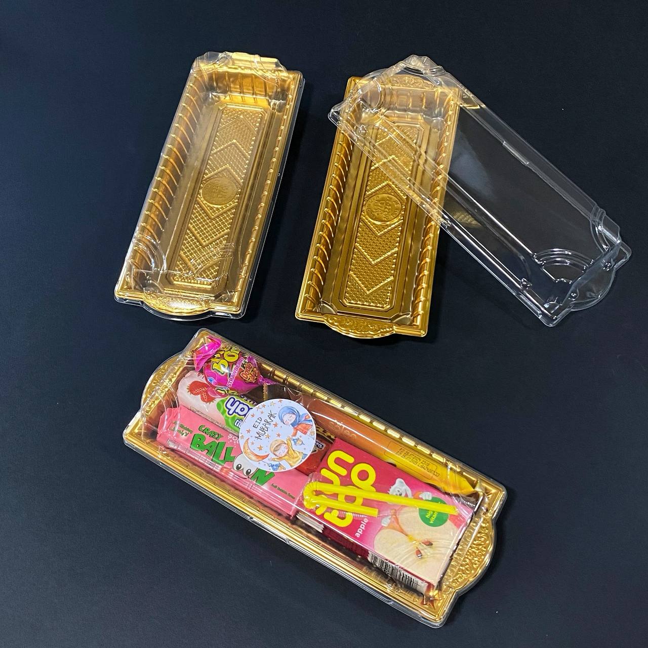 photo_5_2025-03-17_15-36-59 علبة فاخرة فارغه بلاستيك ذهبية متعددة الاستعمالات بغطاء شفاف للاستعمال الغذائي والكيكات - الصورة 1