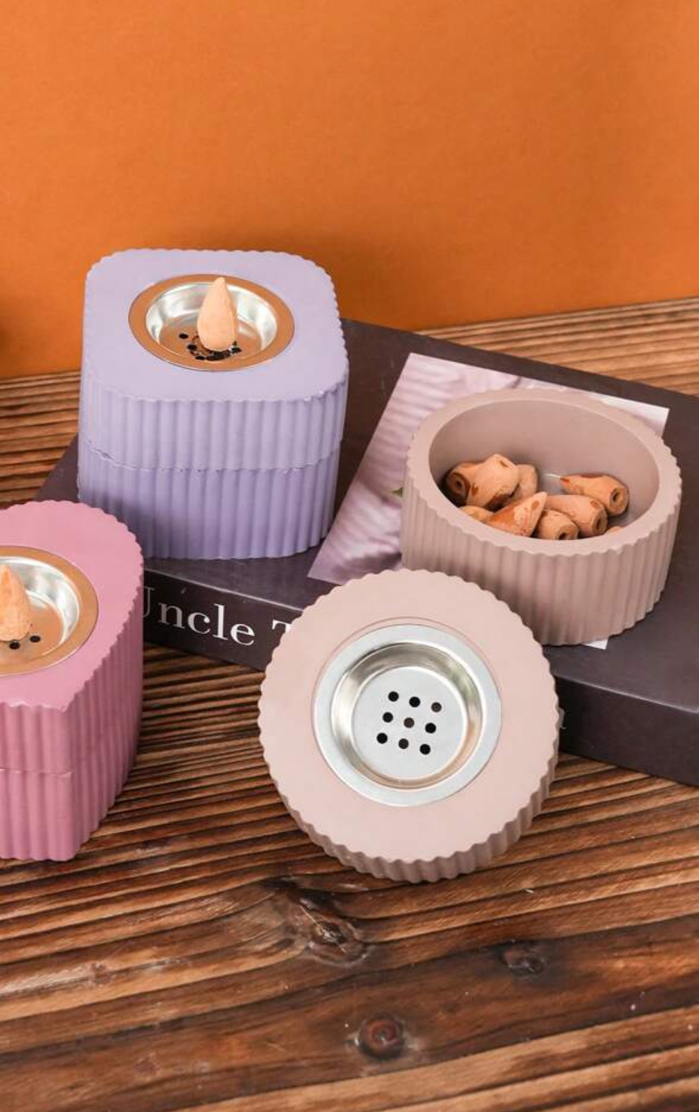 IMG_4196 2*1 قالب سيلكون مبخرة + علبة بشكلين مربع ودائري ،جبس واعمال الديكور WFHM77 - الصورة 1