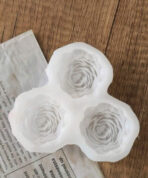 ⁦قالب سيلكون ورد ثلاثي لصنع الشموع WFHM77⁩ - الصورة ⁦2⁩