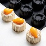 قالب سيلكون مكون من 12 بشكل اسطواني مناسب لصنع الكيك ومحلبية والجيلي والحلويات ويحتمل الحرارة WFHM77