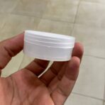 ⁦علبة بلاستيك كوزماتيك والكريمات 30 مل معتمة ضبابية مع غطاط قوي ومحكم بالاسفنج⁩ - الصورة ⁦4⁩