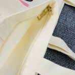 ⁦حقيبة توت باق بطة لون بيج مع سوستة – مناسبة للدورات والكلية خامه غليظة⁩ - الصورة ⁦2⁩