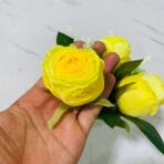 ⁦مجموعة ورد جوري صناعي طبق الاصل على الطبيعي ، 6 وردات مع اغصان ورق 8 غصن⁩ - الصورة ⁦3⁩