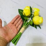 ⁦مجموعة ورد جوري صناعي طبق الاصل على الطبيعي ، 6 وردات مع اغصان ورق 8 غصن⁩ - الصورة ⁦4⁩