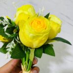 ⁦مجموعة ورد جوري صناعي طبق الاصل على الطبيعي ، 6 وردات مع اغصان ورق 8 غصن⁩ - الصورة ⁦5⁩