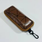 ⁦نظارة شمسية رجالية تصميم شبيه CARTIER عدسات متدرجة باللون الأسود مع حافظة حماية⁩ - الصورة ⁦7⁩