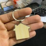 ⁦ميدالية مفاتيح خشبية للنقش والحفر بالليزر 4 أشكال - درجة أولى⁩ - الصورة ⁦4⁩