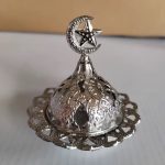 قاعدة بخارة منقوش برأس نجمة وهلال لون فضي WFHM77