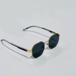 ⁦نظارة شمسية نسائية مع حافظة حماية⁩ - الصورة ⁦5⁩